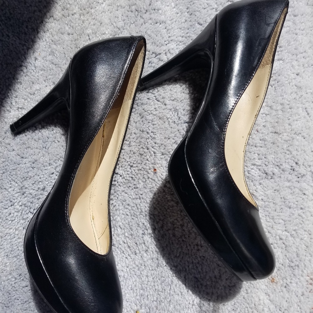 Marc Fisher Black Pumps